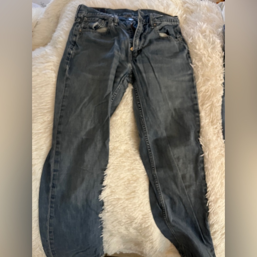 LEVI’s